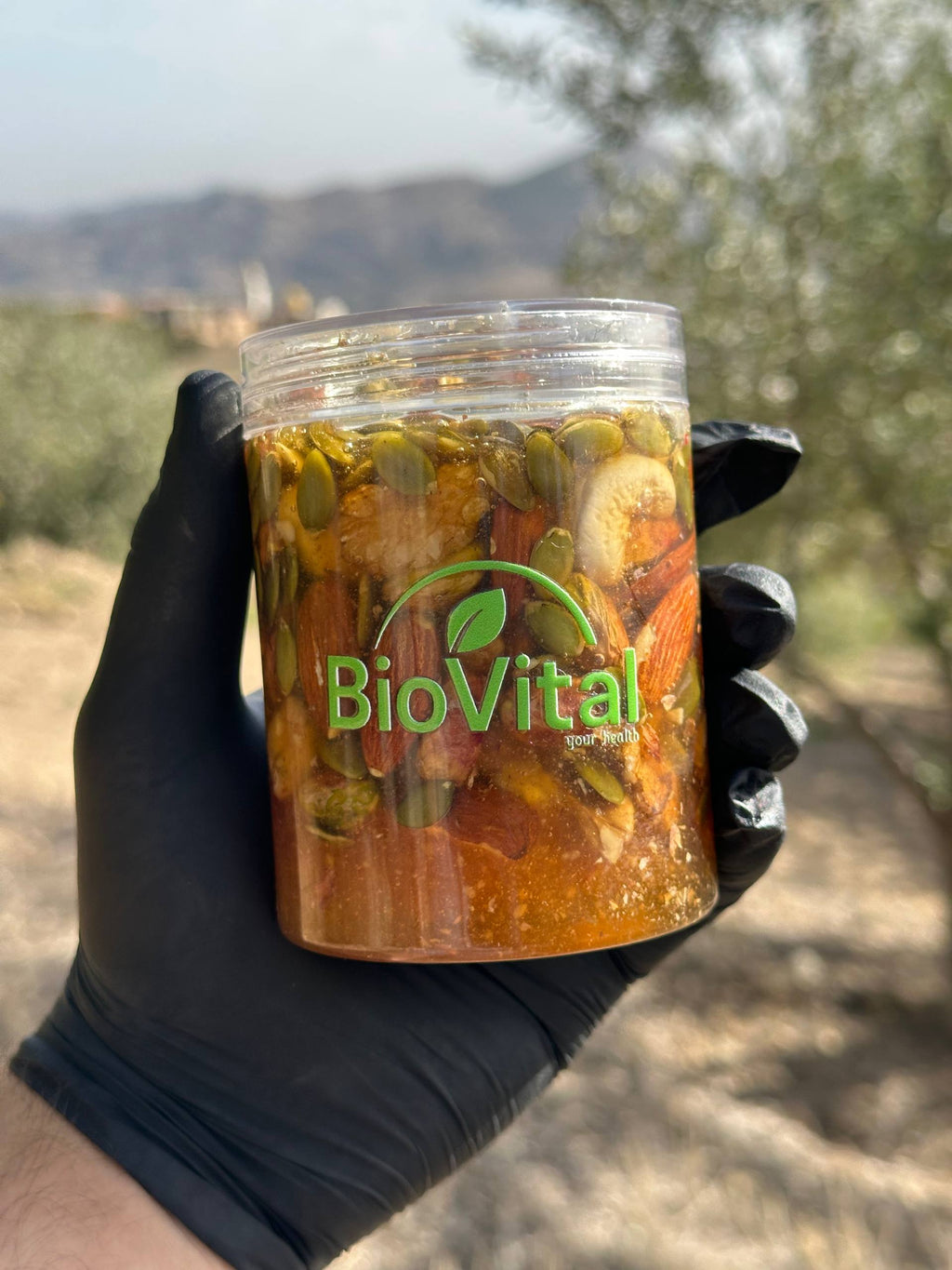 عسل بالمكسرات biovital